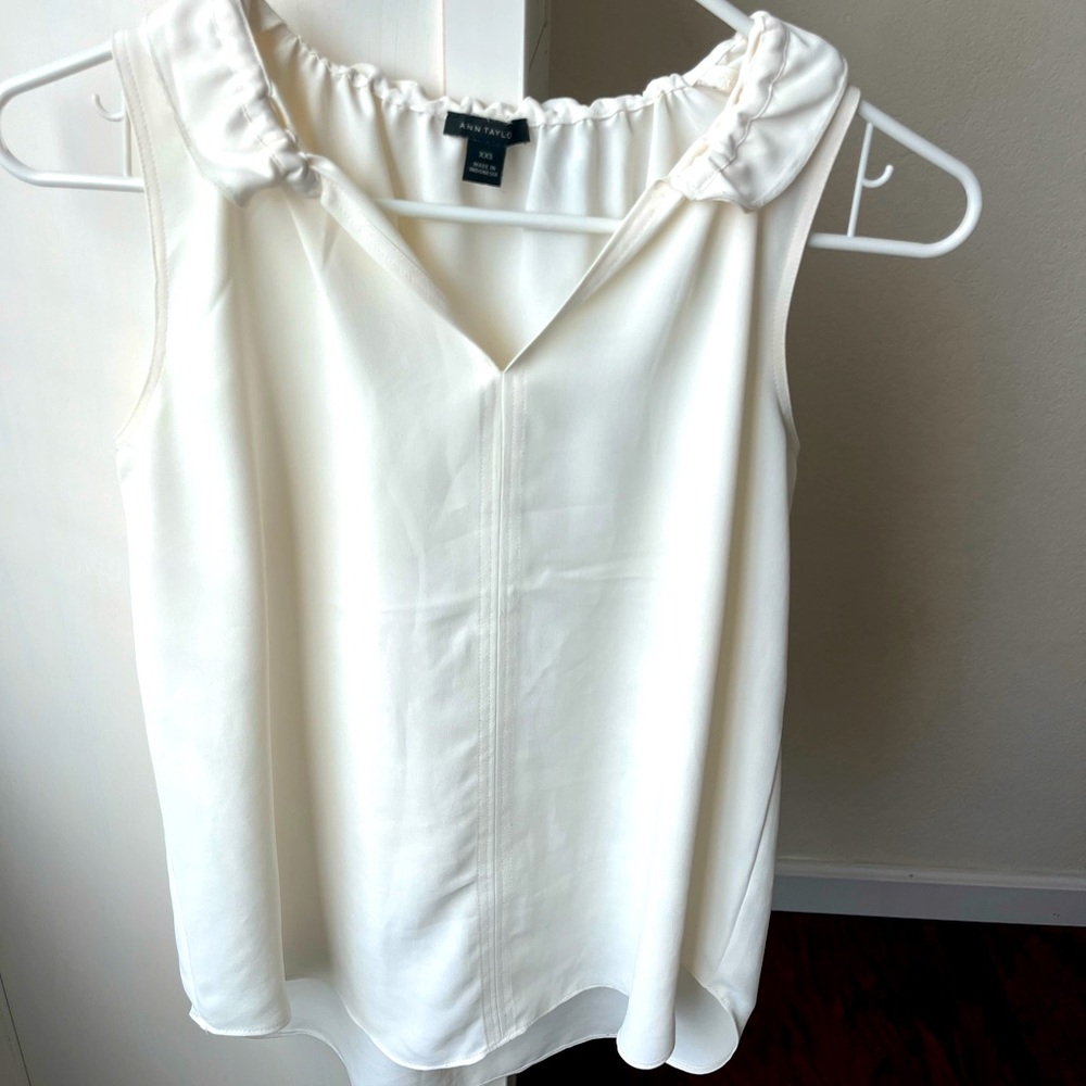 Ann Taylor Loft Ivory Cream sleeveless top, XXS, excellent condition
